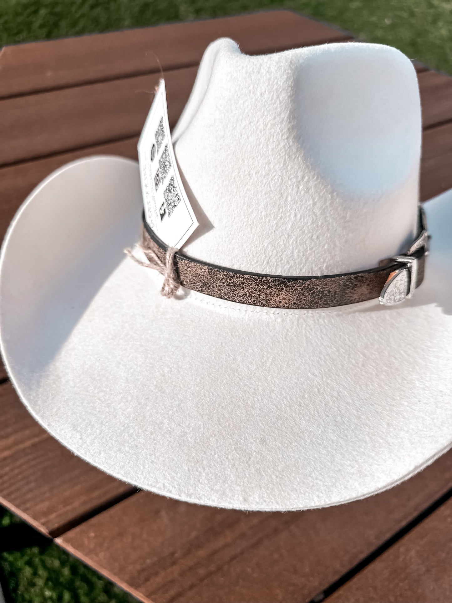 Leather Buckle Belt: Distressed Brown