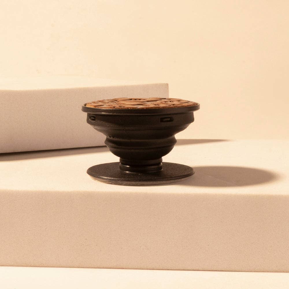 Magnolia Trail Phone Socket for Women in brown with handtooled detail for everyday use: Brown